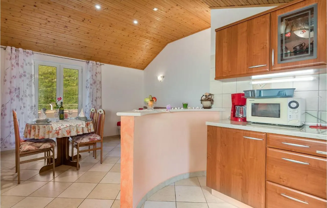 1 Bedroom Beautiful Apartment In Brsec