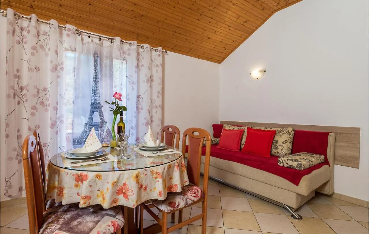 1 Bedroom Beautiful Apartment In Brsec