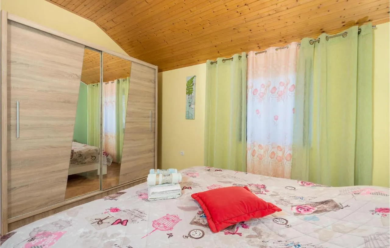 1 Bedroom Beautiful Apartment In Brsec