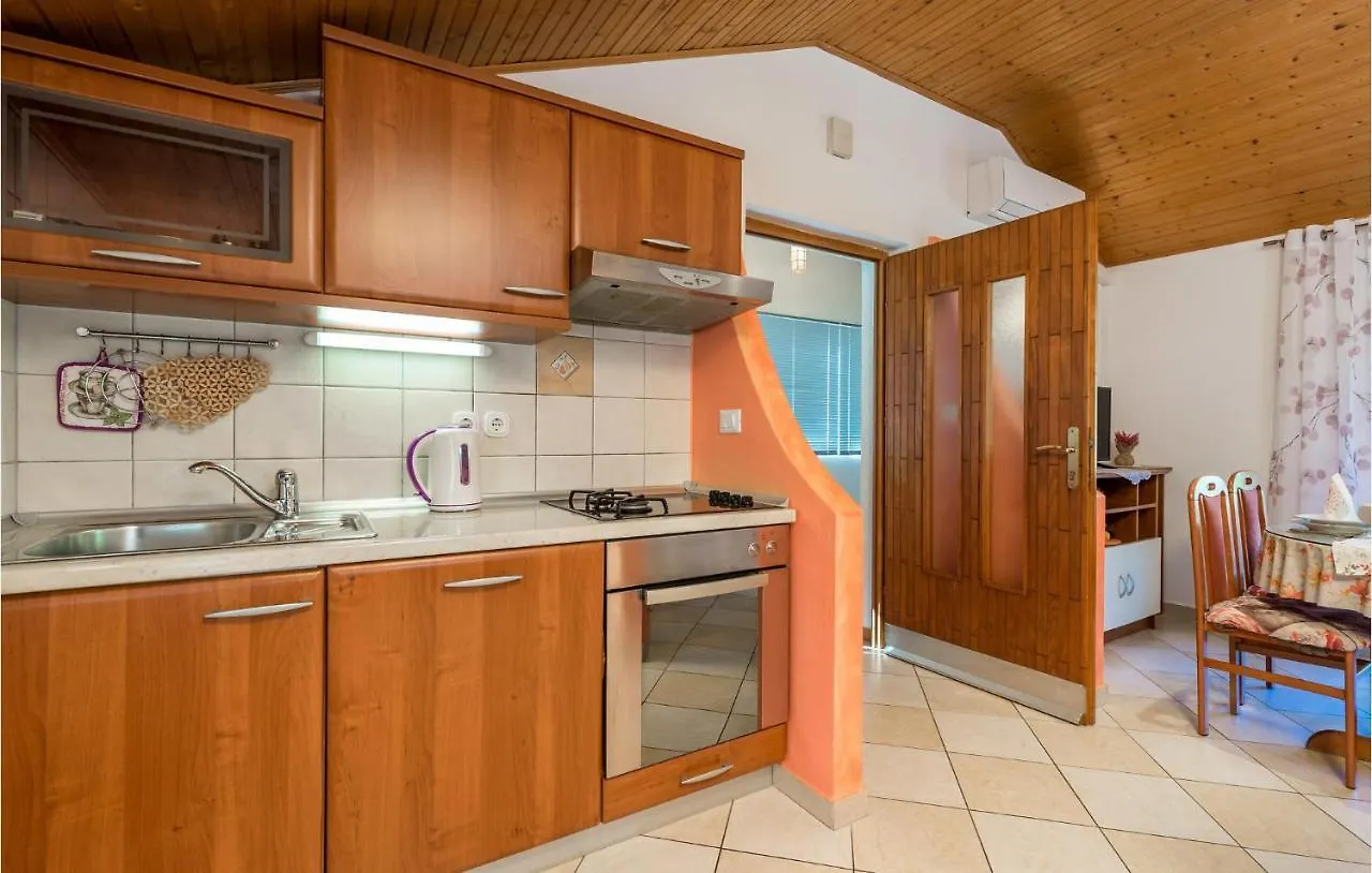 1 Bedroom Beautiful Apartment In Brsec